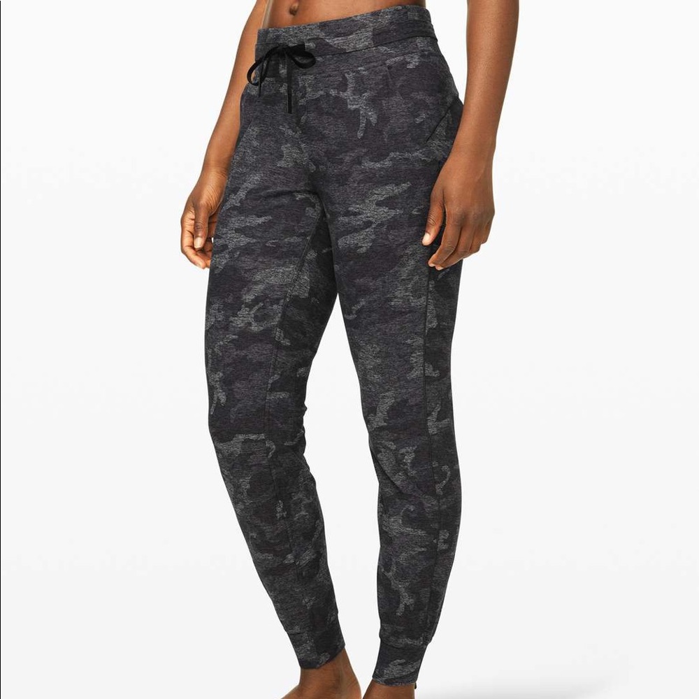 Lululemon ready to rulu camo jogger pants size 12
